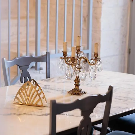 לינה וארוחת בוקר Opera לוקורוטונדו