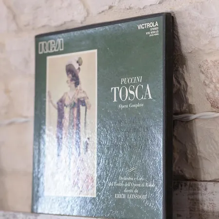Opera Nocleg ze śniadaniem *