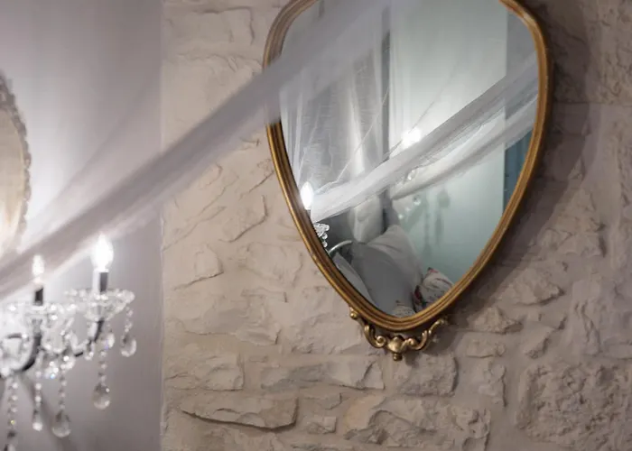 לינה וארוחת בוקר Opera *