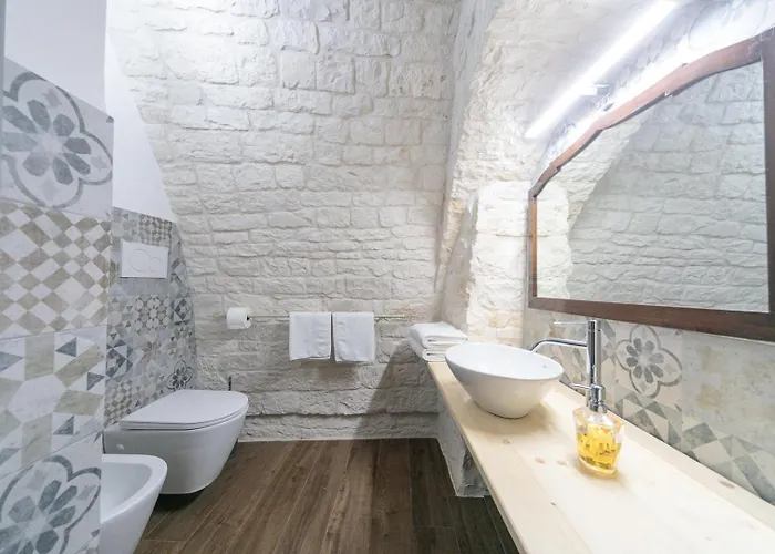 לינה וארוחת בוקר Opera *