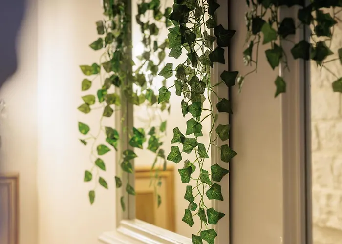 לינה וארוחת בוקר Opera *