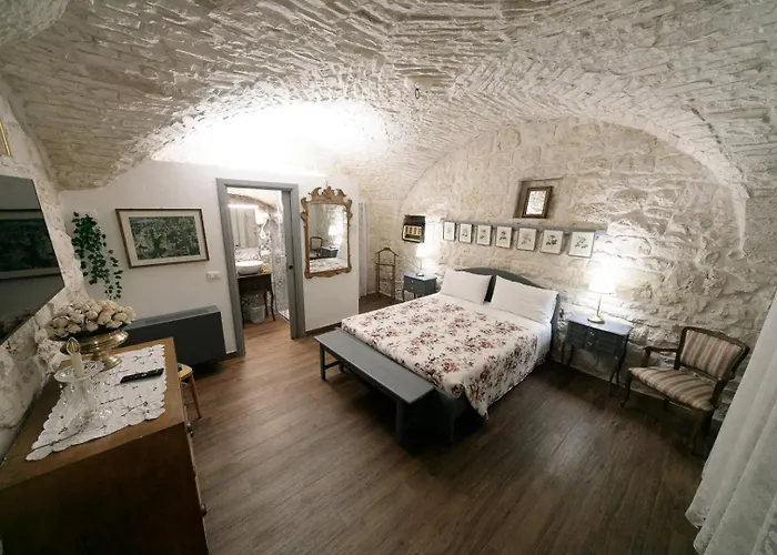 Opera Bed & Breakfast